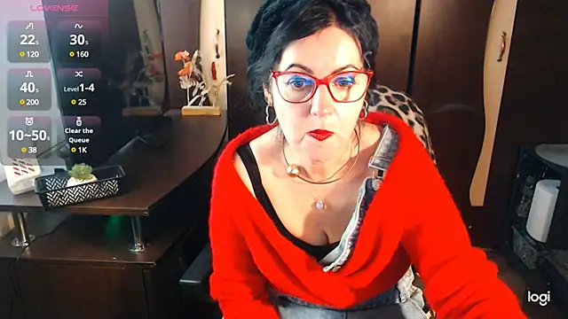 Snapshot of exymilf_ chatting on 02.18.25 exymilf online show from 02.18.25