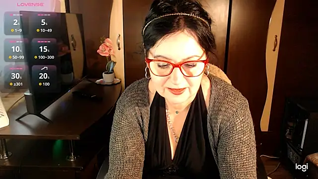 Snapshot of exymilf_ chatting on 11.30.25 exymilf online show from 11.30.25