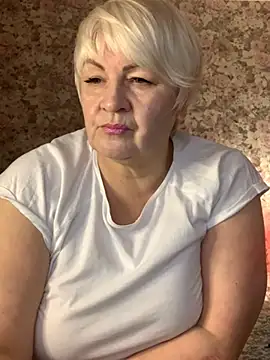 Laura Millf online show from 03.05.25