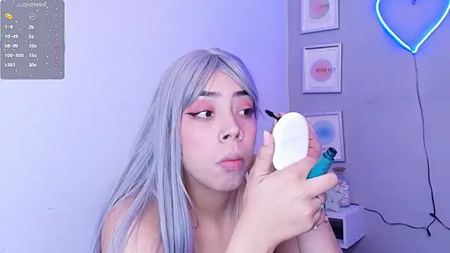 Lizzie-Evans online show from 03.20.25