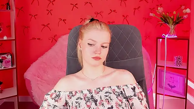 Snapshot of GraceGlamour chatting on 01.22.25 GraceGlamour online show from 01.22.25