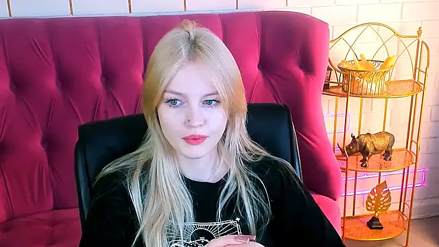 Snapshot of GraceGlamour chatting on 01.31.25 GraceGlamour online show from 01.31.25