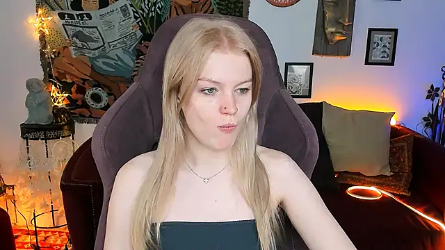 Snapshot of GraceGlamour chatting on 02.08.25 GraceGlamour online show from 02.08.25