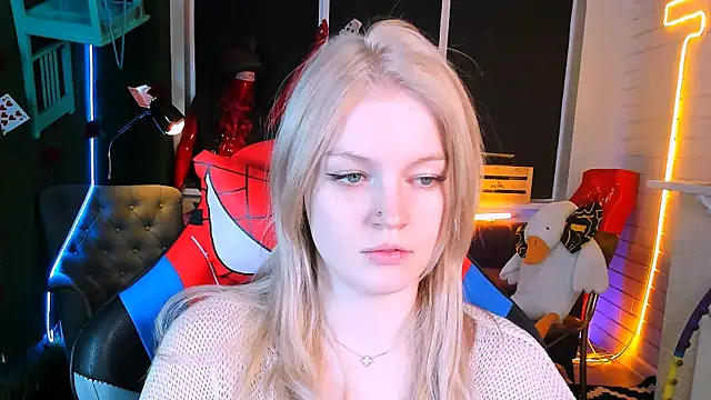 Snapshot of GraceGlamour chatting on 02.13.25 GraceGlamour online show from 02.13.25