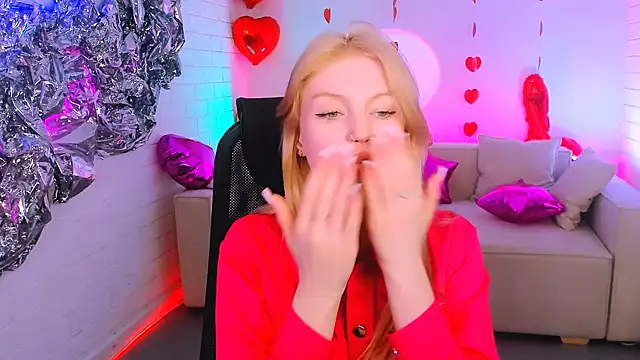 Snapshot of GraceGlamour chatting on 02.25.25 GraceGlamour online show from 02.25.25