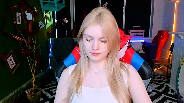 Snapshot of GraceGlamour chatting on 02.26.25 GraceGlamour online show from 02.26.25