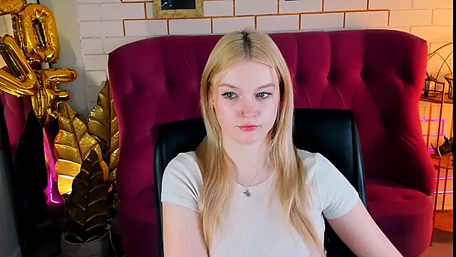 Snapshot of GraceGlamour chatting on 03.03.25 GraceGlamour online show from 03.03.25