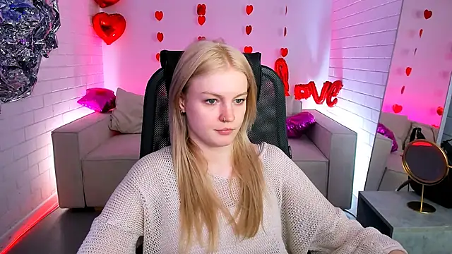 Snapshot of GraceGlamour chatting on 03.11.25 GraceGlamour online show from 03.11.25