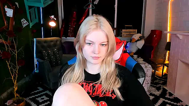 Snapshot of GraceGlamour chatting on 03.15.25 GraceGlamour online show from 03.15.25