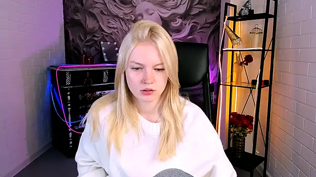 Snapshot of GraceGlamour chatting on 09.11.25 GraceGlamour online show from 09.11.25