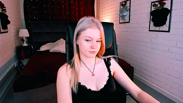 Snapshot of GraceGlamour chatting on 10.15.25 GraceGlamour online show from 10.15.25