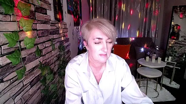 Hot Girl87 online show from 12.02.24