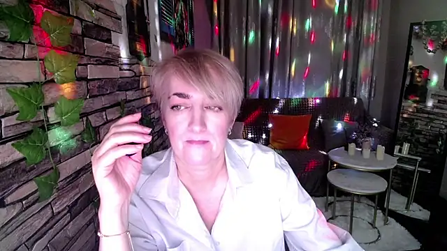 Hot Girl87 online show from 12.02.24