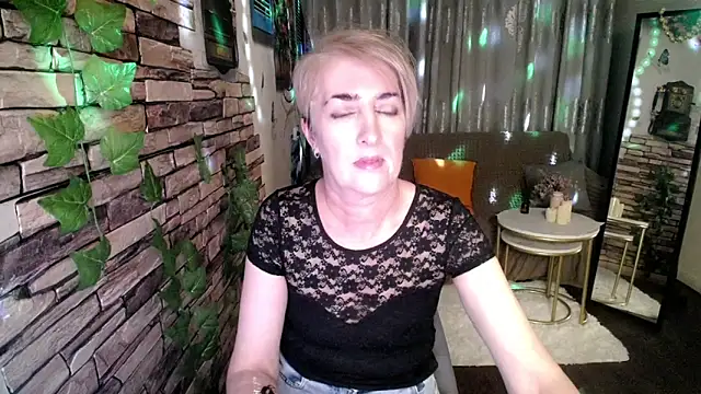 Hot Girl87 online show from 12.08.24