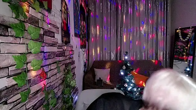 Hot Girl87 online show from 12.14.24