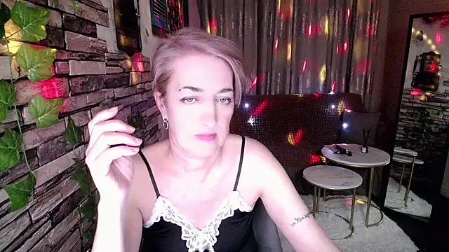 Hot Girl87 online show from 01.15.25