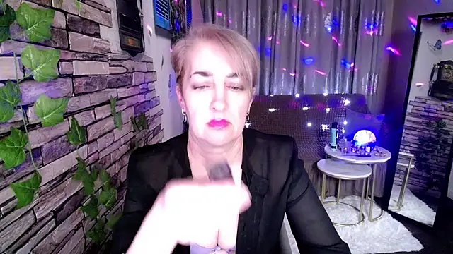 Hot Girl87 online show from 01.21.25