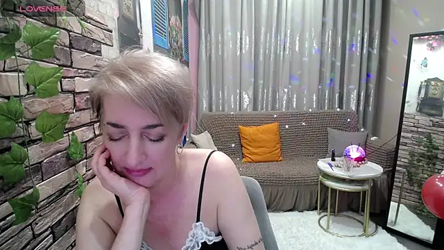 Hot Girl87 online show from 02.10.25