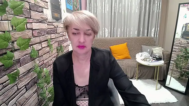 Hot Girl87 online show from 02.14.25