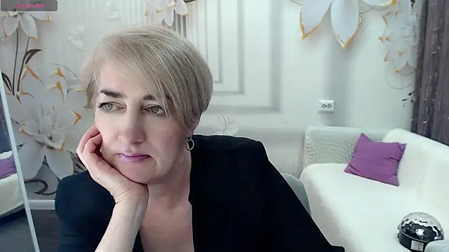 Hot Girl87 online show from 02.28.25