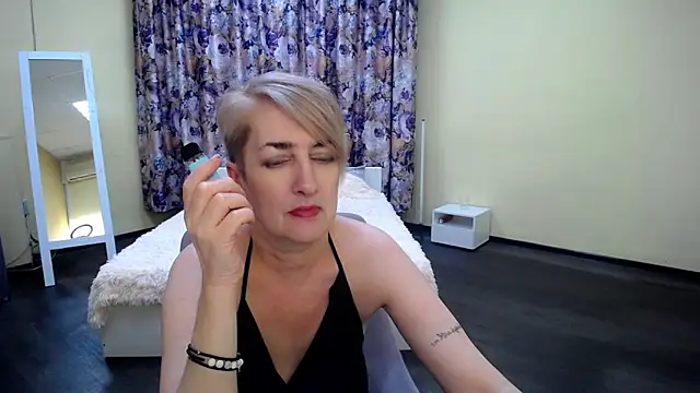 Hot Girl87 online show from 03.10.25