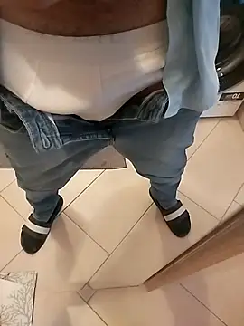 Snapshot of ptrz990 chatting on 11.05.25 ptrz990 online show from 11.05.25