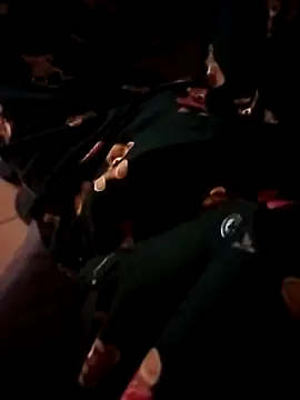 Snapshot of ptrz990 chatting on 11.24.25 ptrz990 online show from 11.24.25