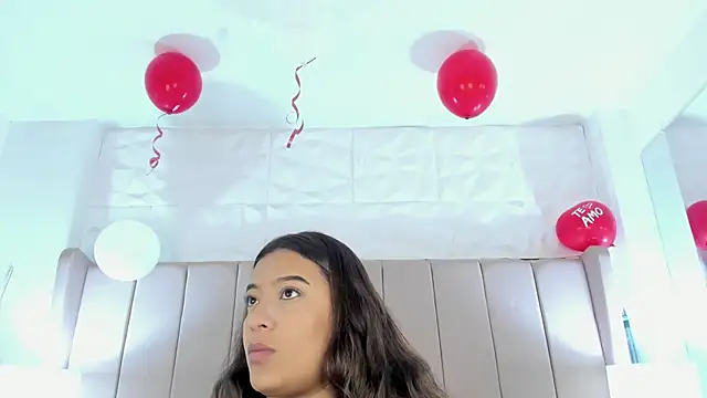 Snapshot of MollyBigBoobs12 chatting on 02.20.25 MollyBigBoobs12 online show from 02.20.25