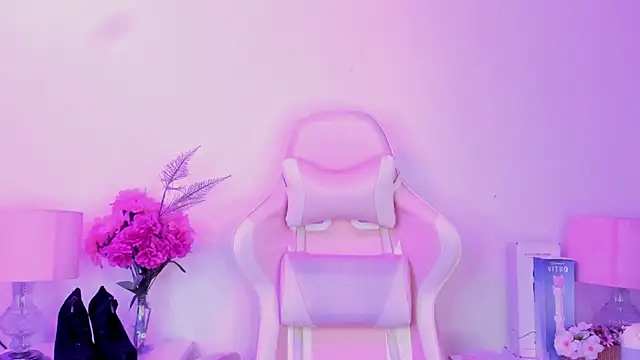 Snapshot of MollyBigBoobs12 chatting on 03.11.25 MollyBigBoobs12 online show from 03.11.25