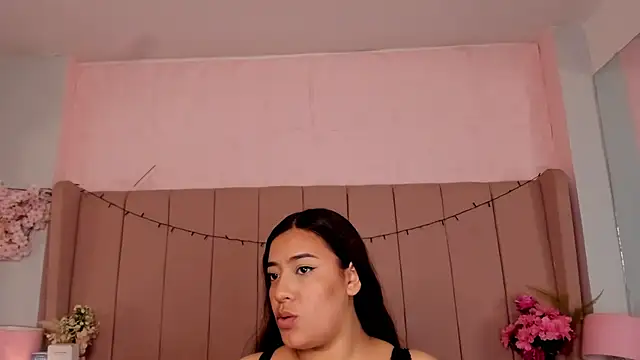 Snapshot of MollyBigBoobs12 chatting on 09.16.25 MollyBigBoobs12 online show from 09.16.25