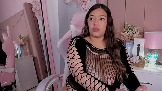 Snapshot of MollyBigBoobs12 chatting on 10.06.25 MollyBigBoobs12 online show from 10.06.25