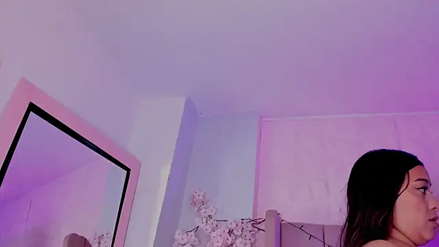 Snapshot of MollyBigBoobs12 chatting on 10.15.25 MollyBigBoobs12 online show from 10.15.25