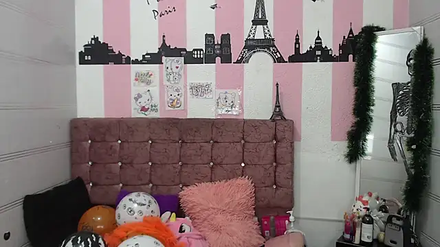 Snapshot of sara_caplerx chatting on 10.08.25 sara caplerx online show from 10.08.25