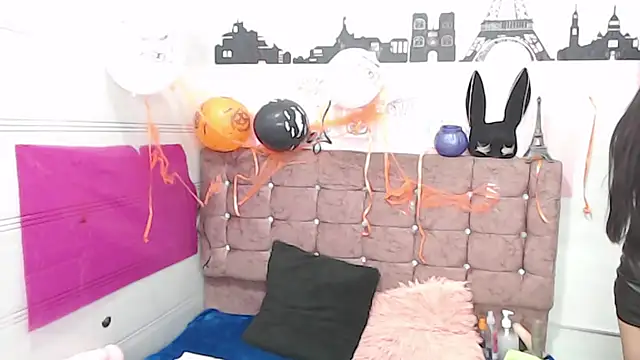 Snapshot of sara_caplerx chatting on 10.18.25 sara caplerx online show from 10.18.25