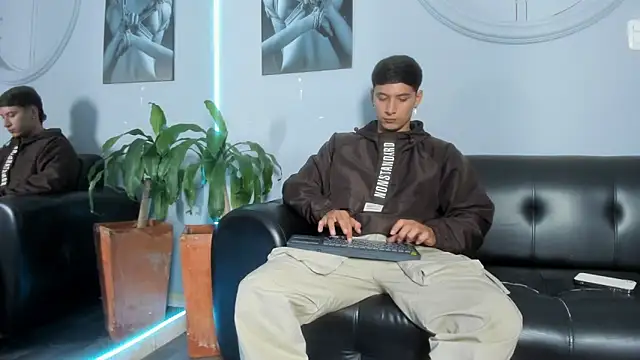 Damian23   online show from 02.15.25