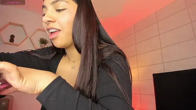 Christine Laam online show from 11.15.25