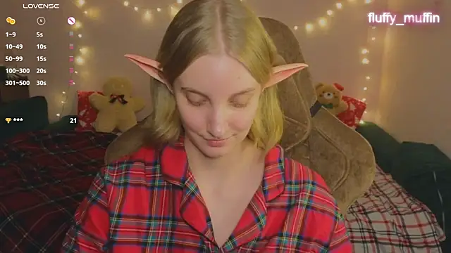 Snapshot of Fluffy_muffin_ chatting on 12.28.24 Fluffy muffin online show from 12.28.24