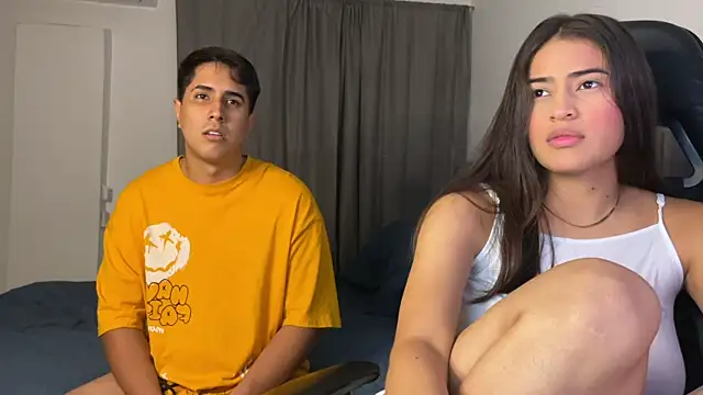 Snapshot of dereckbrownn chatting on 01.04.25 dereckbrownn online show from 01.04.25