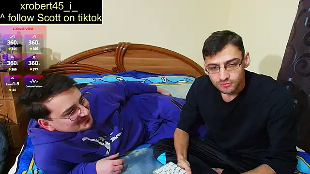 Snapshot of HungEddy chatting on 12.14.24 HungEddy online show from 12.14.24