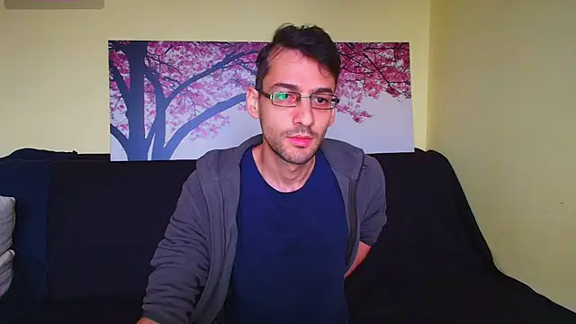 Snapshot of HungEddy chatting on 10.03.25 HungEddy online show from 10.03.25