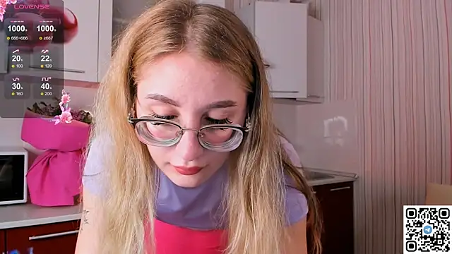 Snapshot of LivyyBossom chatting on 02.04.25 LivyyBossom online show from 02.04.25