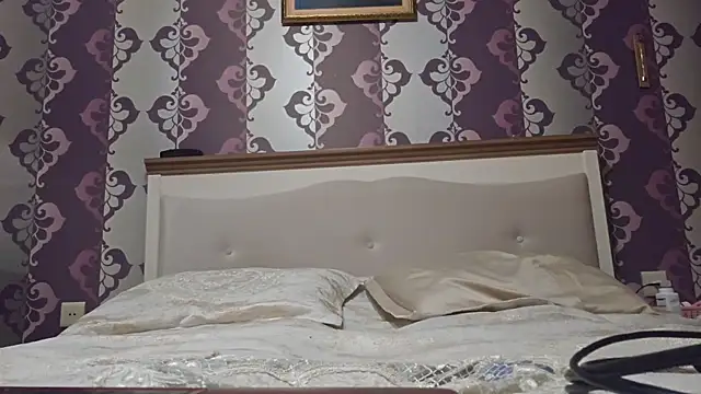 AlejandraDelaney online show from 02.04.25