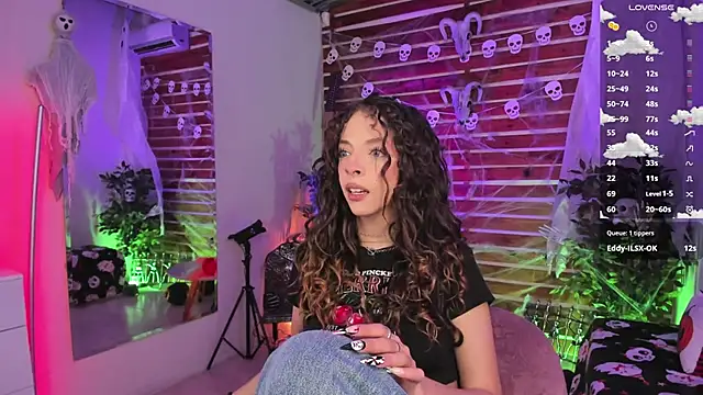 Sapphire Venuss online show from 10.27.25