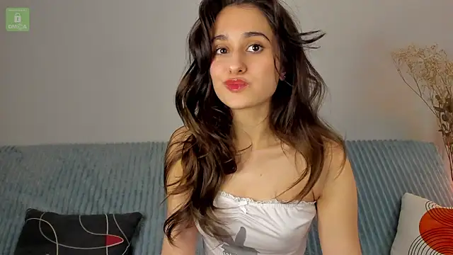 erika hoiree online show from 12.06.24