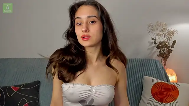 erika hoiree online show from 03.20.25