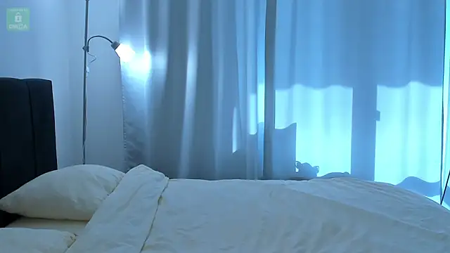 erika hoiree online show from 04.14.26