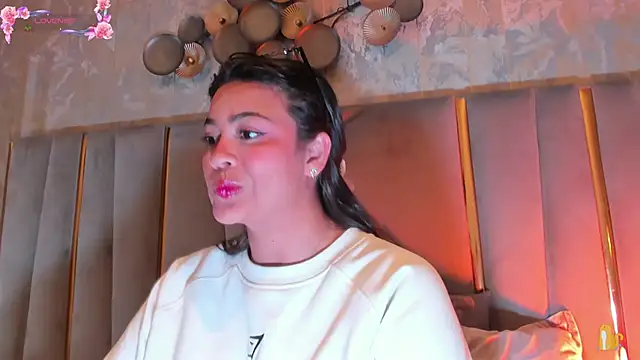 KimDevinne online show from 02.21.26