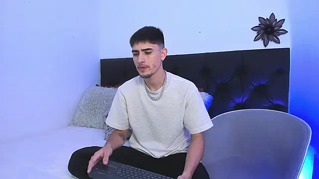 PhilipRich online show from 02.15.25