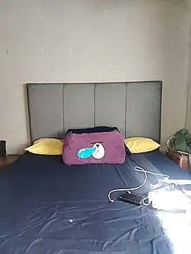 ThickPearlx23 online show from 04.18.26