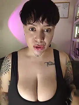 Snapshot of KatInk chatting on 07.19.26 KatInk online show from 07.19.26